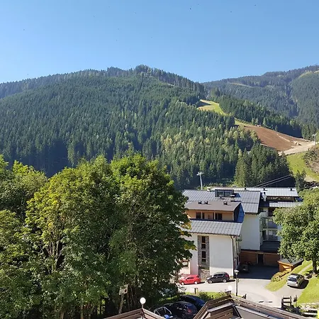 شقة Holiday - Ski-in Ski-out By All In One زيل أم سي